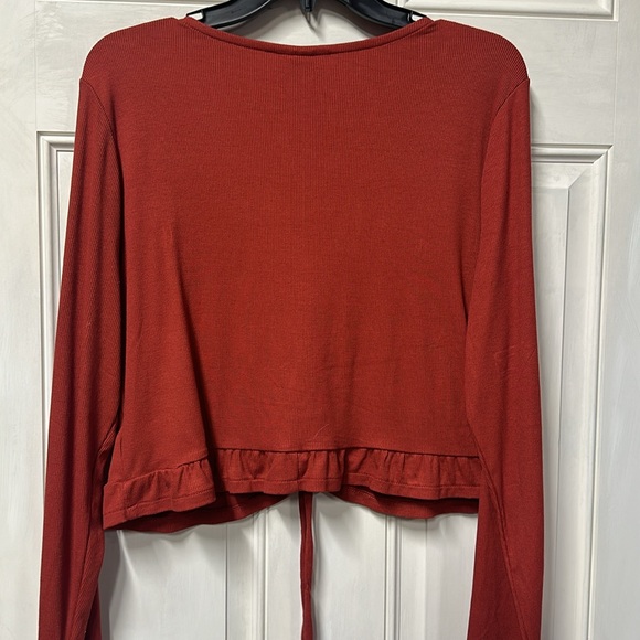 XL burgundy long sleeve cinched front top - Picture 6 of 6